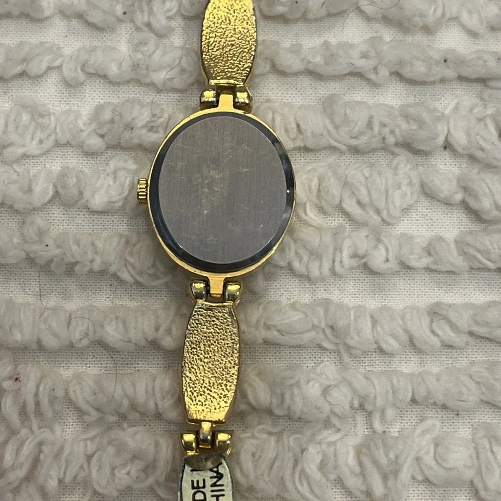 Vintage Ronica Quartz Women's Wristwatch Gold Tone Pearl Accents Needs‎ Battery
